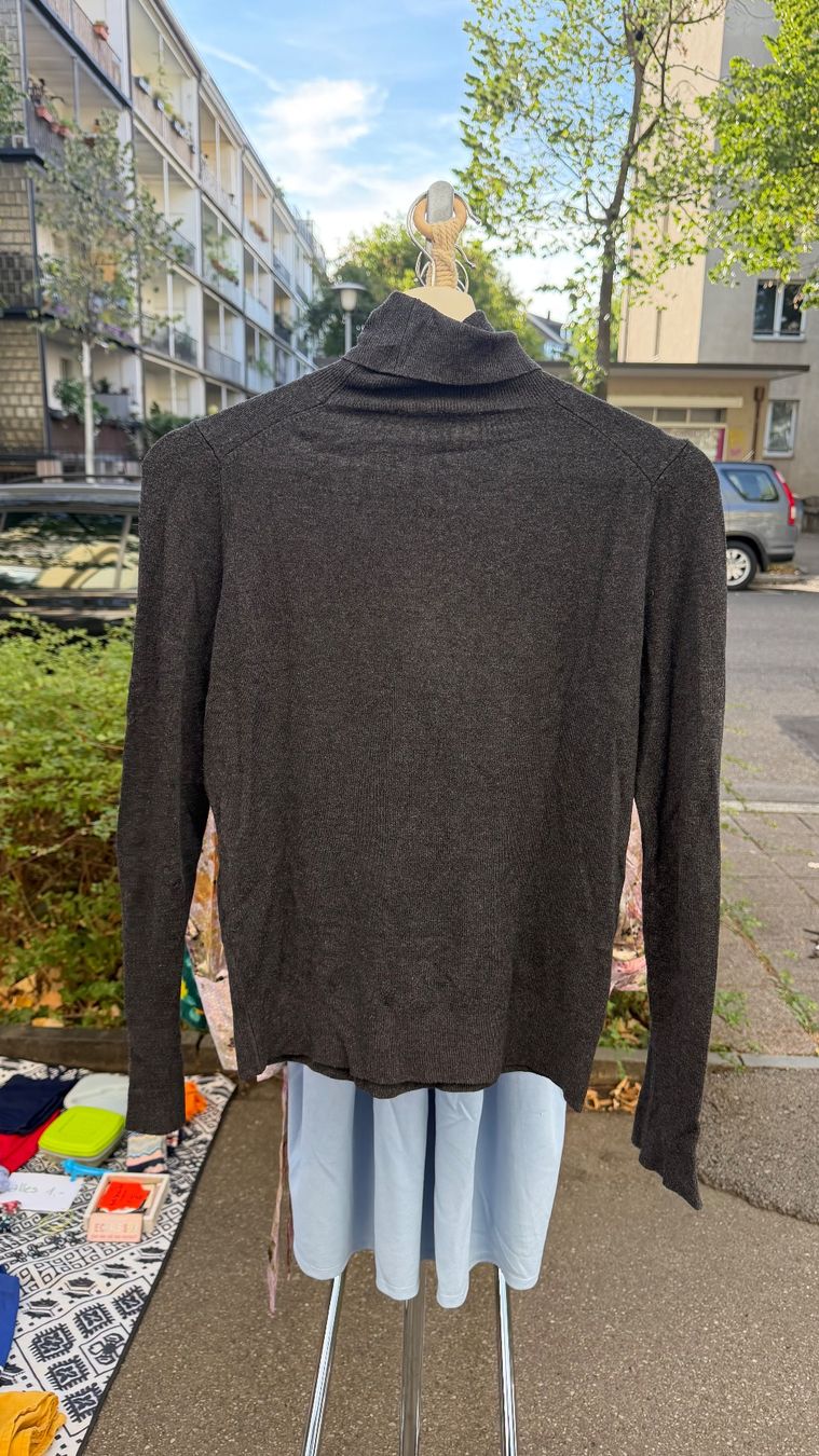 Zara Maglioni & Felpe: Rollkragenpullover Zara Strick grau Grösse M gebraucht – Usato da Basel venduto da annakati