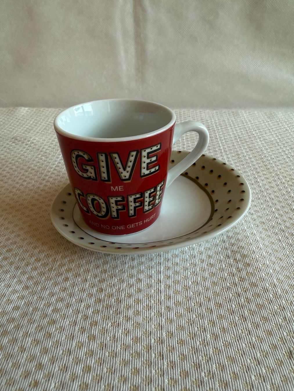 Tazze: OMG - Sofia Tendeiro - tasse espresso – Usato da Sion venduto da accroshoes