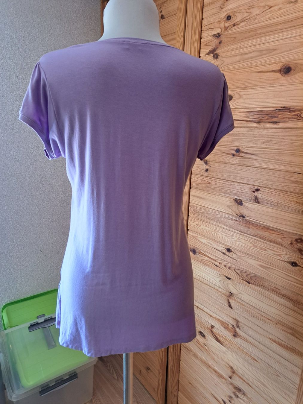 T-shirts: Damenshirt, helllila von Angels, gr. 40 – D'occasion à Rafz par MuriFinn 2