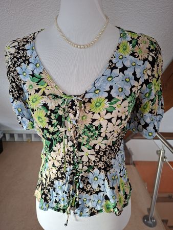 H&M Bluse mit Blumenmuster, Gr. 36, Viskose, Sommerlich!