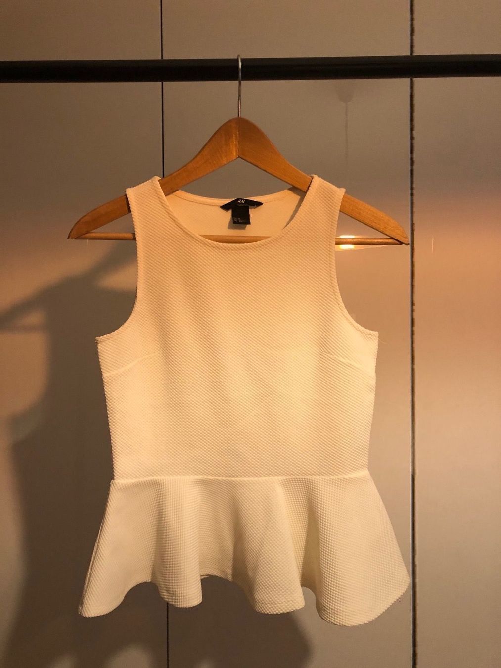 Top: H&M elegantes Top – Usato da Grenchen venduto da iagiag