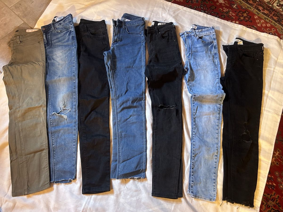 Jeans: 7 paar Jeans – Usato da Roveredo GR venduto da Keks78