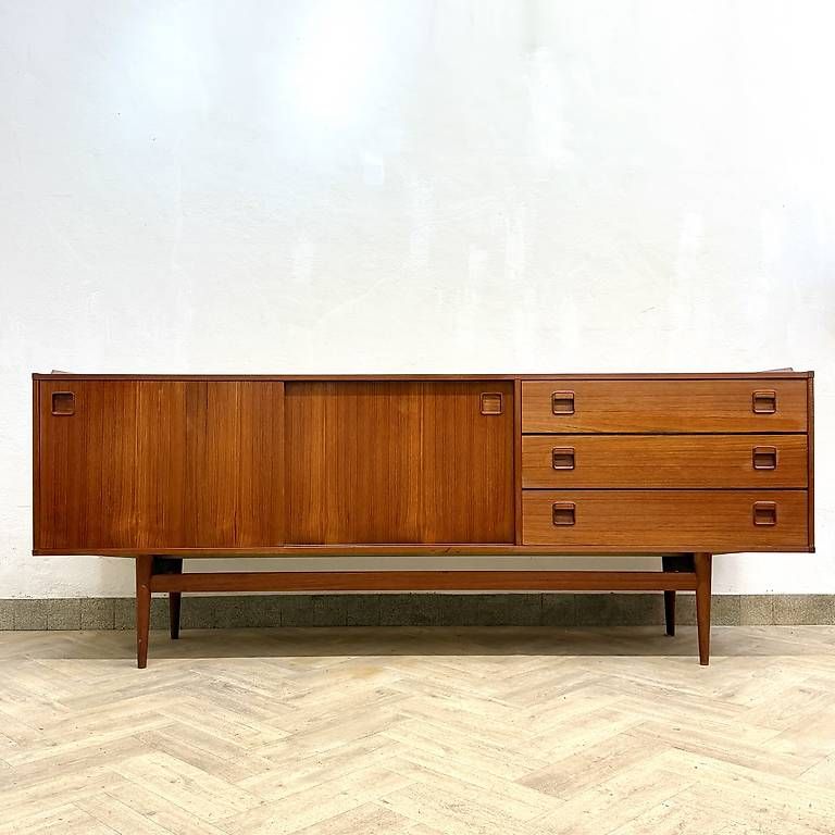 Cassettiere: Mid Century teak Sideboard – Usato da basel venduto da futureforyesterday