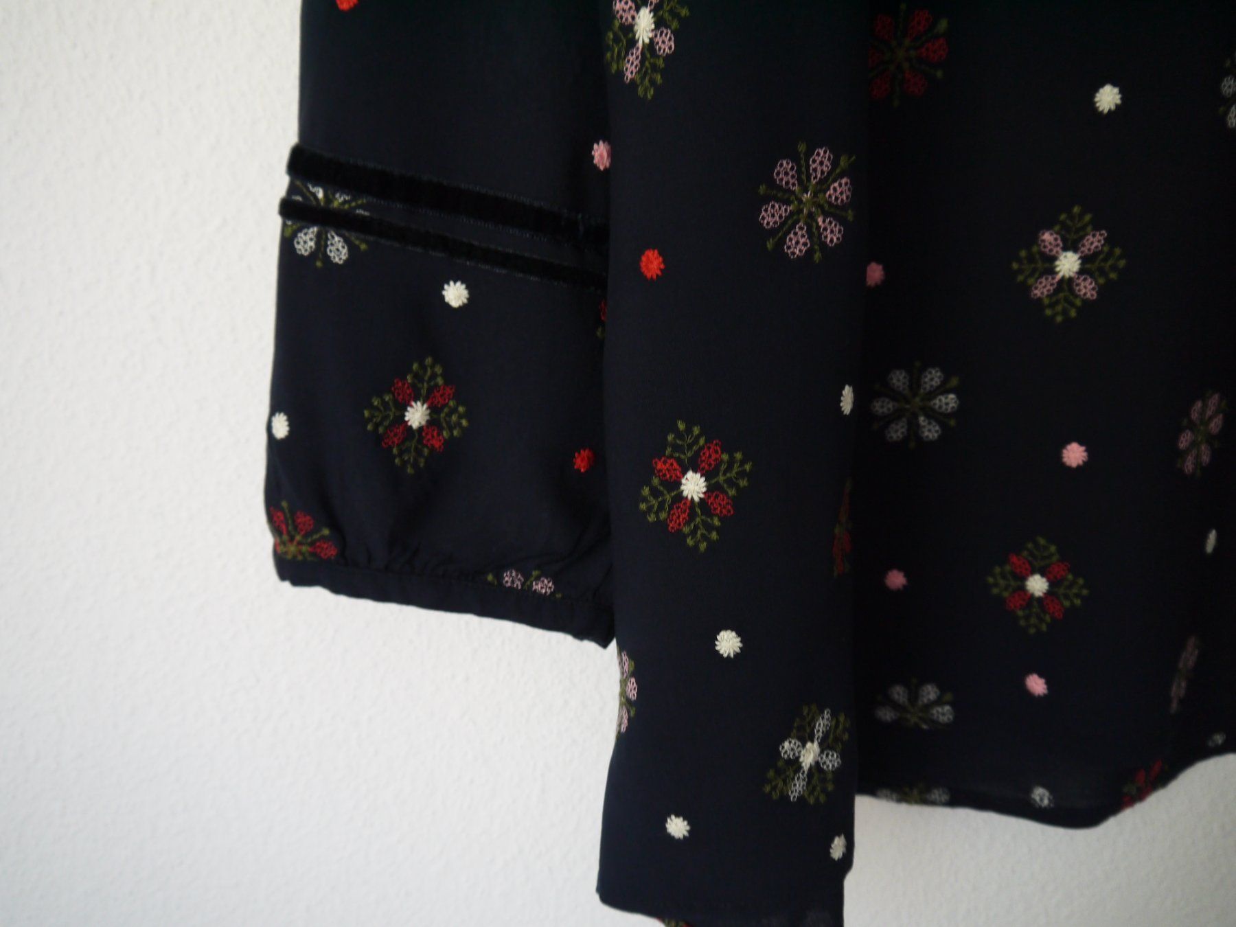 High Camicette: HIGH USE  Bluse aus Viskose – Usato da Hagendorn venduto da Blaf 4