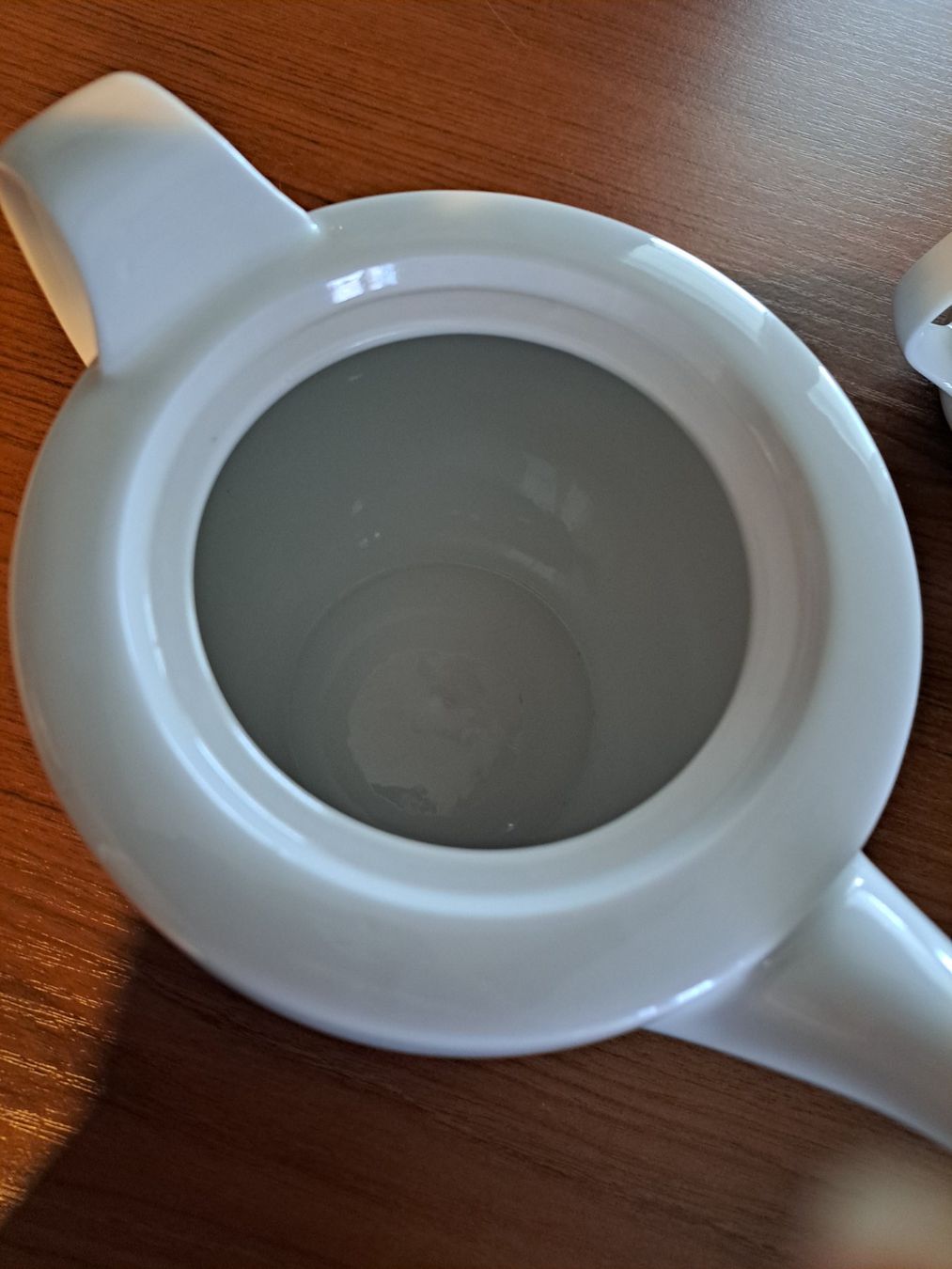 Set di piatti: Weisses Tee Set Teekanne, Milchkännchen – Usato da Rafz venduto da MuriFinn 2