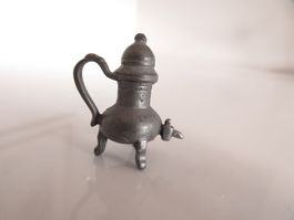 Puppenstube mini Zinn Figur Samovar, Waschkrug