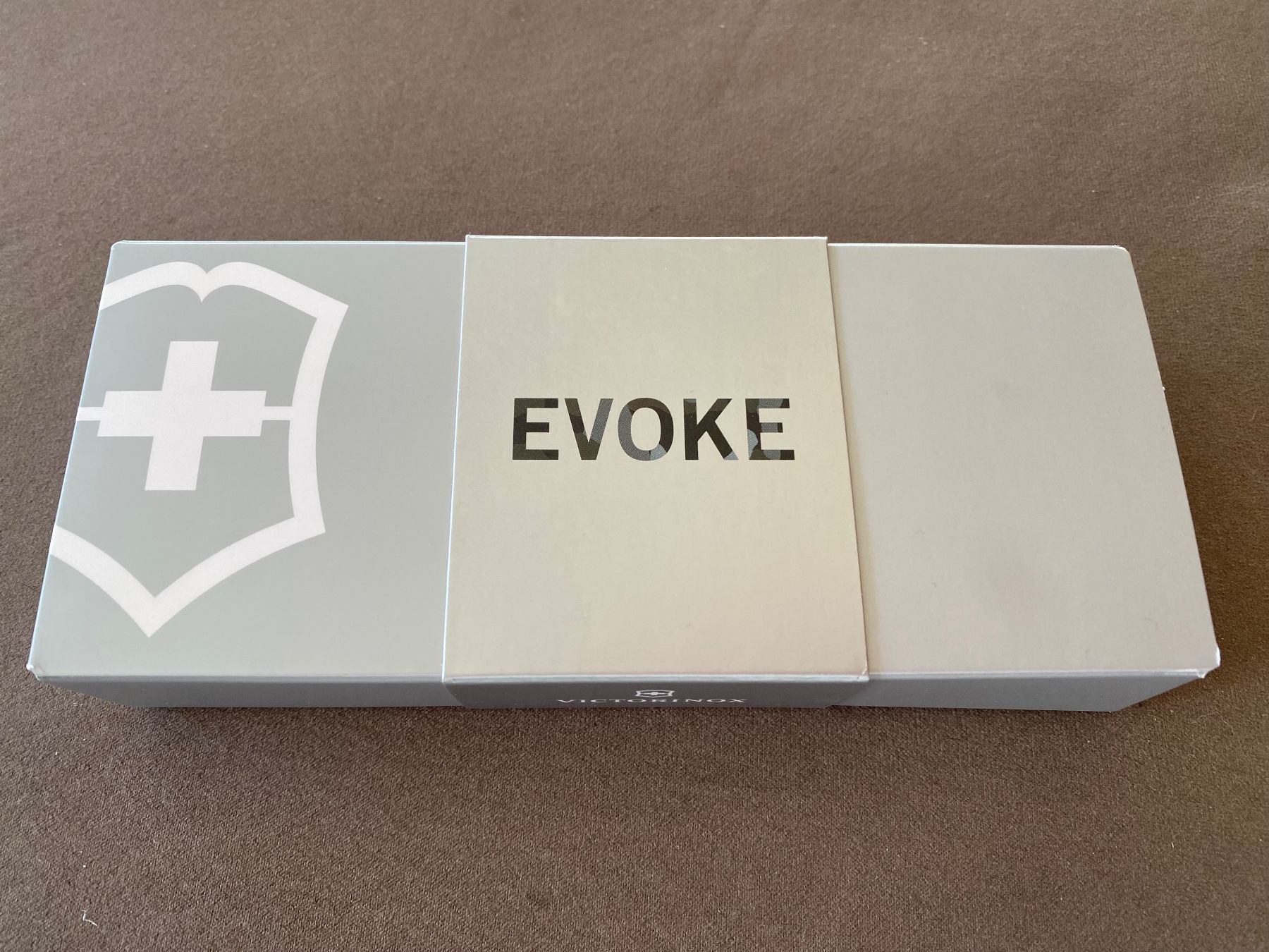 Victorinox Couteaux de poche: Victorinox Evoke – Neuf avec emballage d'origine à Pontresina par TED_23