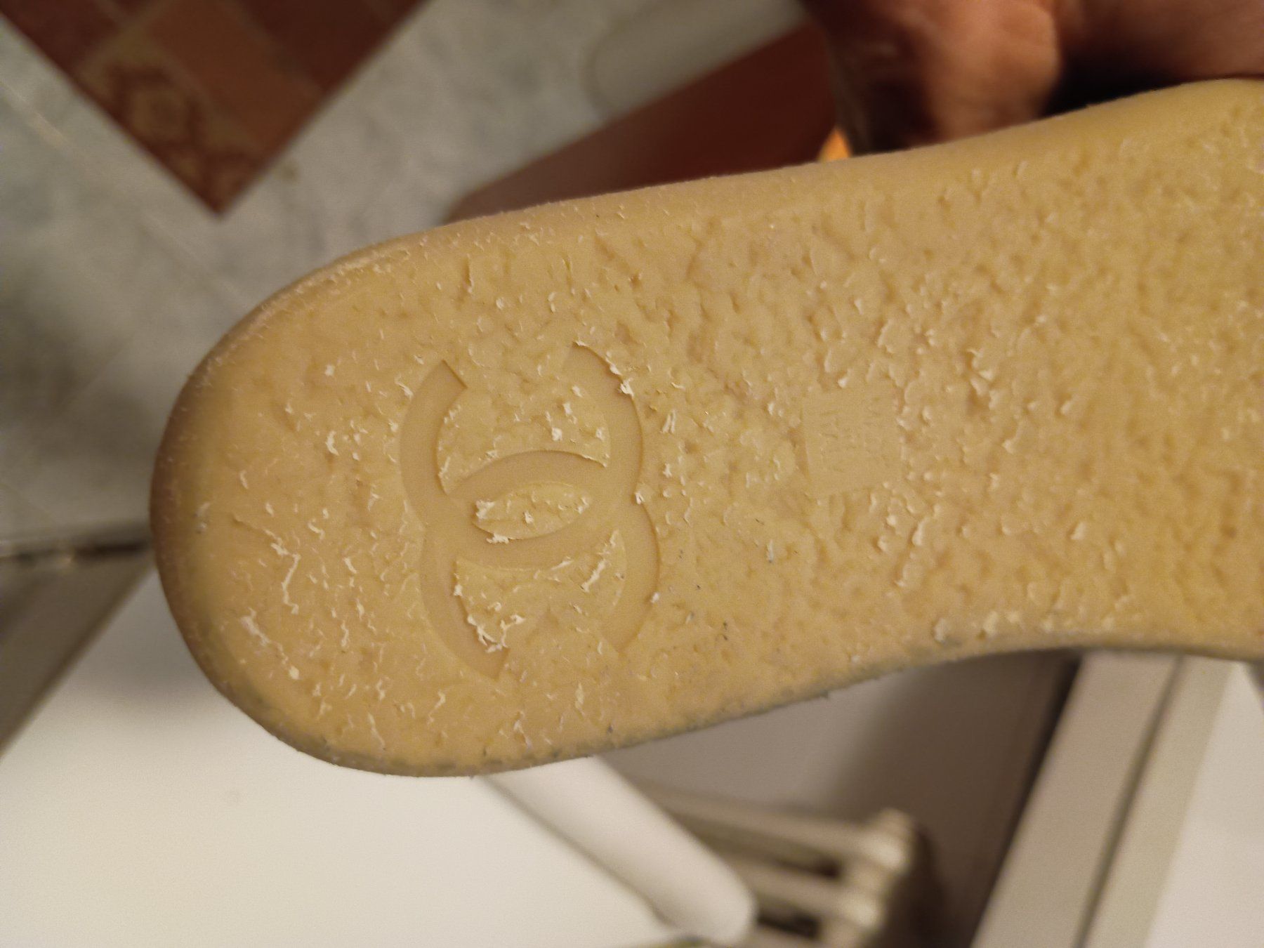 Chanel Scarpe da donna: Stivale Chanel modello doposci con pelo – Nuovo (secondo la descrizione) da Chiasso venduto da marco704763 7