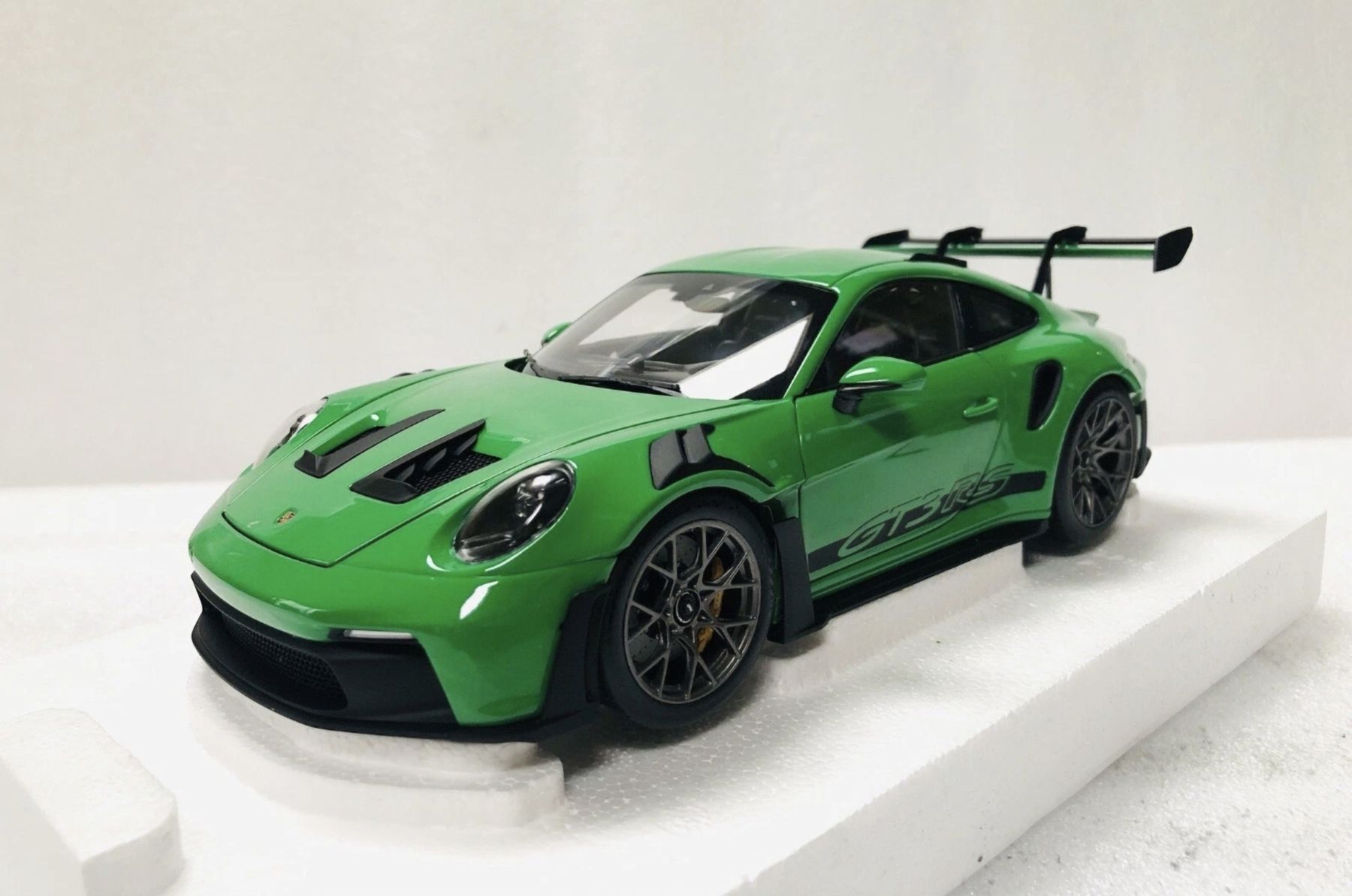 Porsche Modellini d'auto: Porsche 911 (992) GT3 RS Python Green Limited Édition NOREV – Nuovo e nell'imballaggio originale da La Joux FR venduto da Pepere5 2