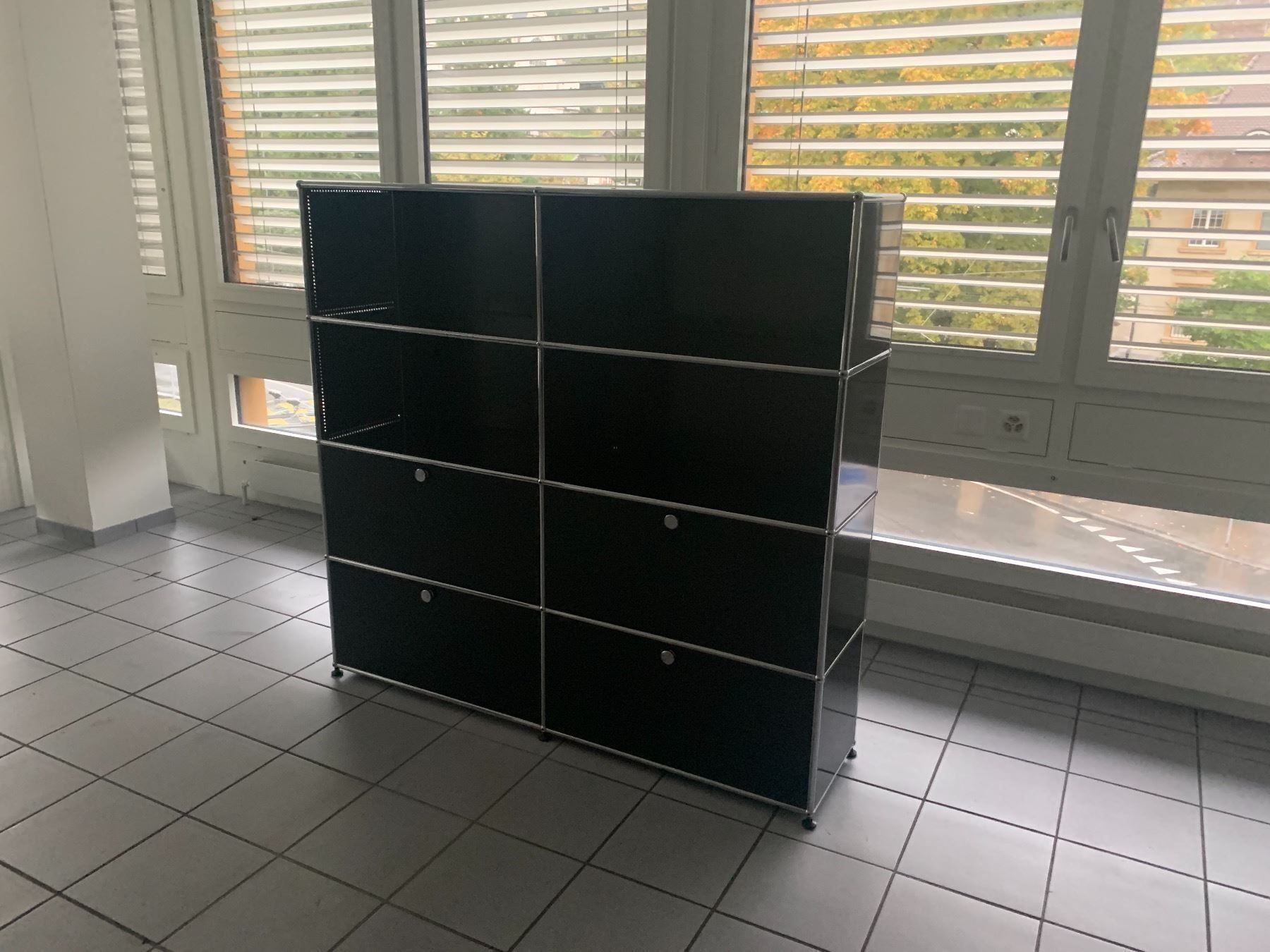 USM Scaffali: USM Highboard Black Lieferung Gratis – Usato da Thun venduto da Thuno6 5