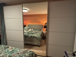 Kleiderschrank