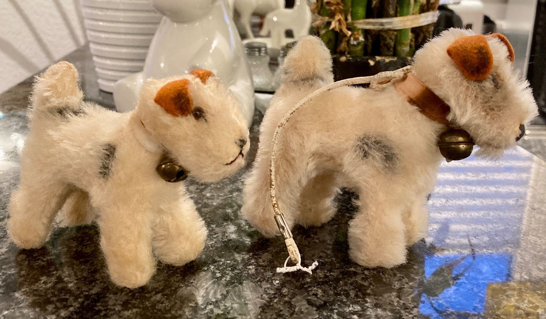 Steiff Giocattoli: 2 Foxterrier mit Glöcklein - antik Steiff – Usato da Rütihof venduto da Kelani 1