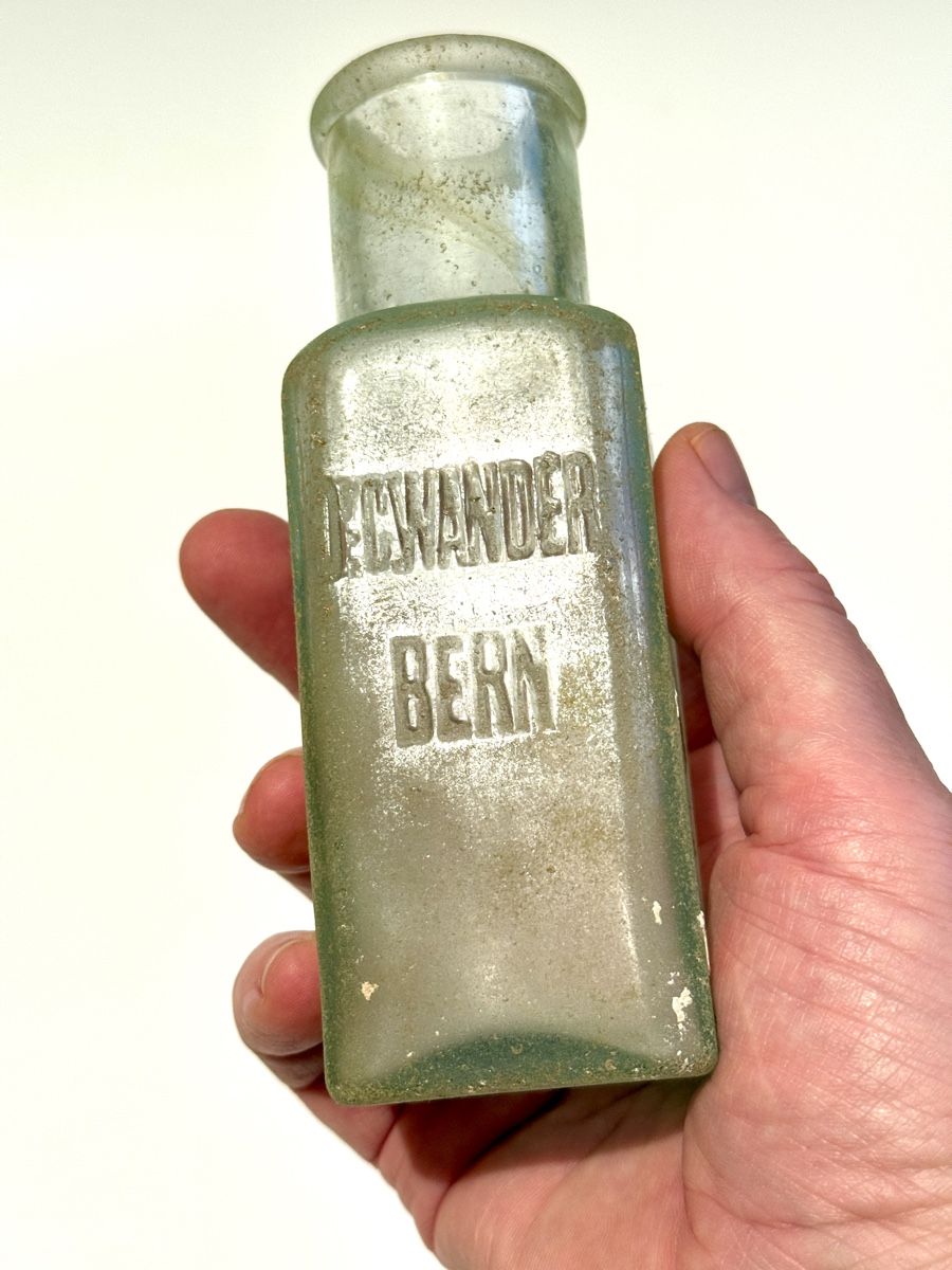 Bottiglie: Alte Flasche von Dr. Wander Bern – Usato da Luzern venduto da downtonabbey