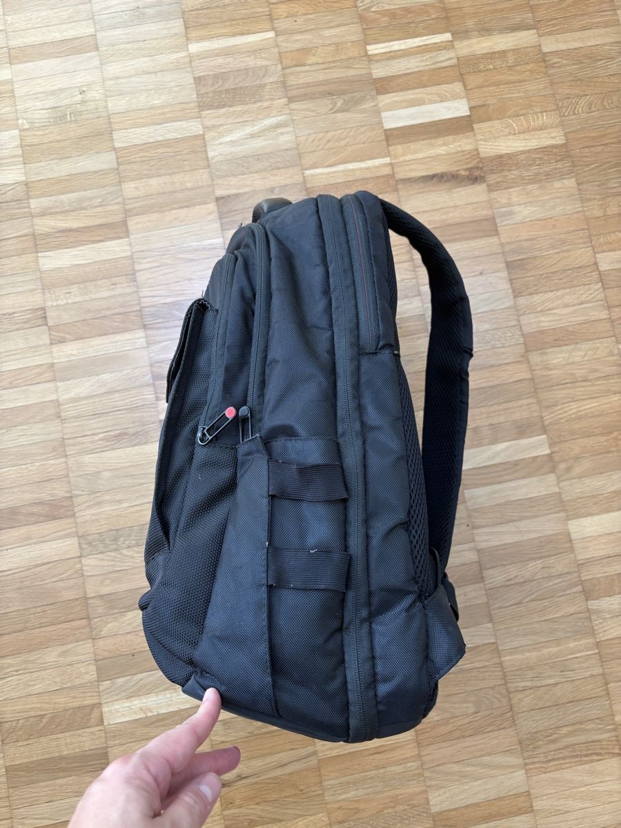 Lenovo Zaini: Lenovo ThinPad Professional Backpack - 4X40E77324 – Usato da Zug venduto da zors00 2