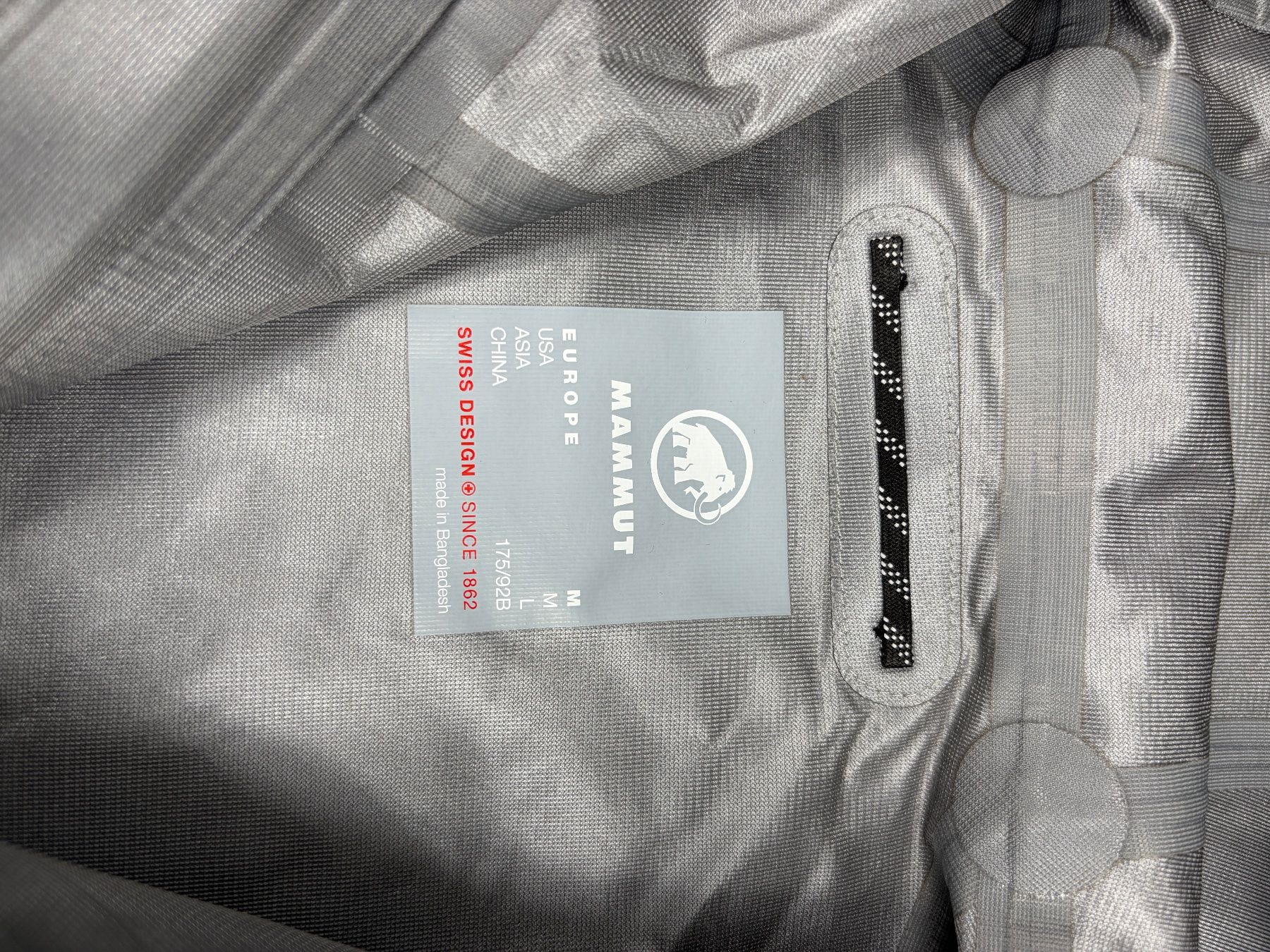 Mammut Jacken: Mammut CRATER LIGHT HOODED - Veste Hardshell - black - M – Neu und originalverpackt aus Hauterive NE von Leo_o 7