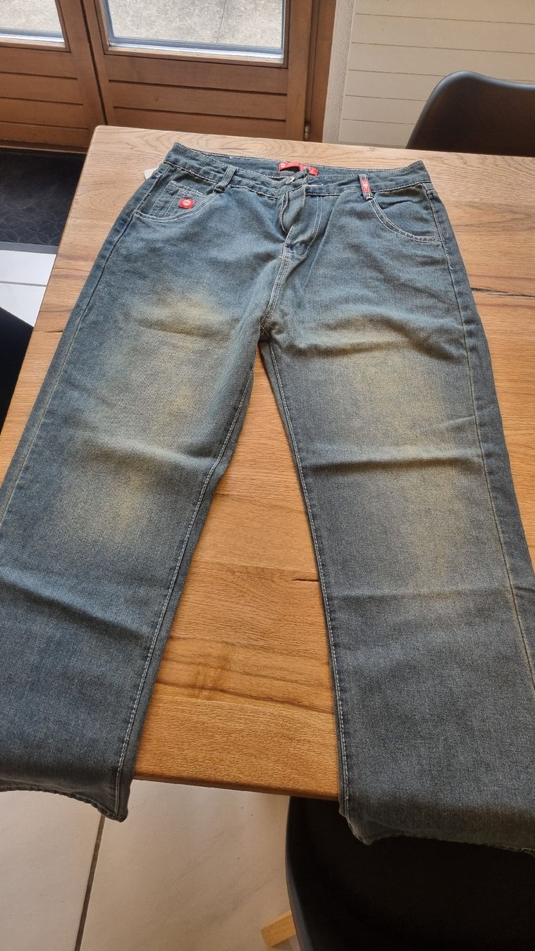 Jeans: Hip-Hop-Stil Jeans 2025 – Nuovo e nell'imballaggio originale da Zwillikon venduto da Keith 1