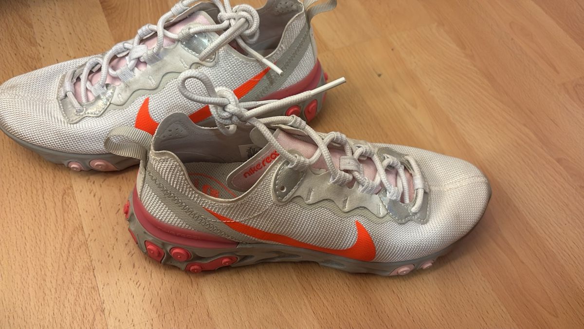 Nike Damenschuhe: Nike React Element 55 Sneaker weiss orange gebraucht – Gebraucht aus Uetikon am See von NoraSonne2013 1