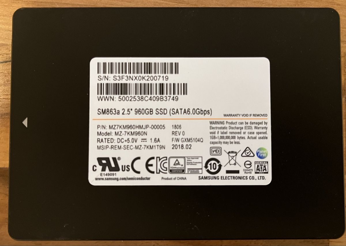 Samsung Dischi rigidi: Samsung SSD SM863 960GB – Usato da Yverdon-les-Bains venduto da Fdurussel