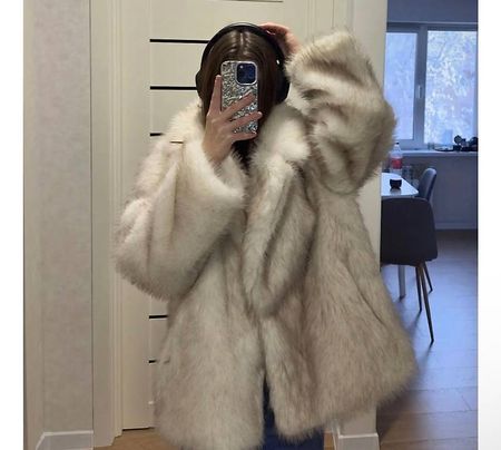 Weiss/grau Kunstpelz-Mantel / Faux fur coat
