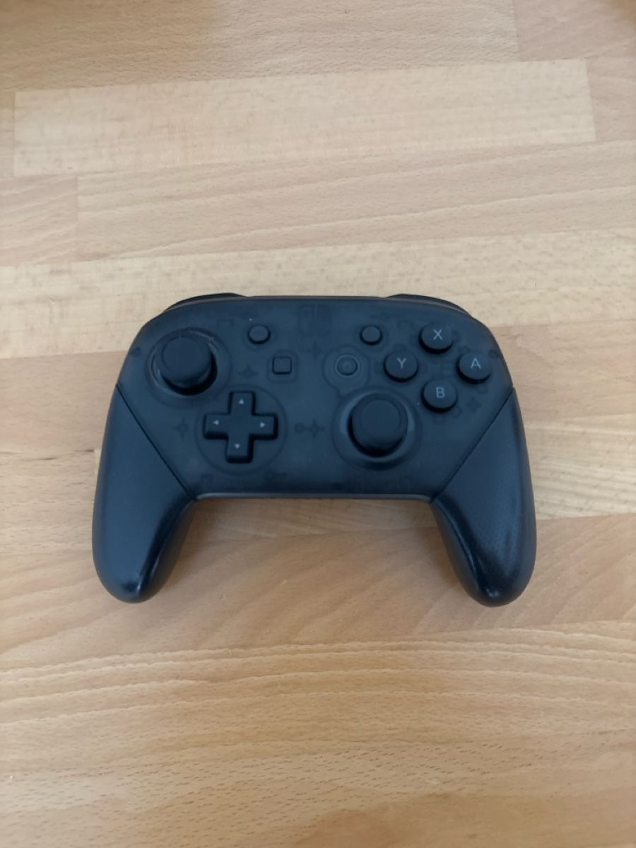 Nintendo Consoles: Nintendo Switch Konsole inkl. Dock, Pro Controller, Netzteil – D'occasion à Goldau par leo_d2sf 2