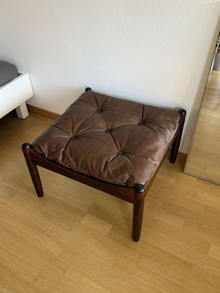 Sgabelli: Mid-Century Teakholz Hocker – Usato da Zürich venduto da dreimalzwei 1