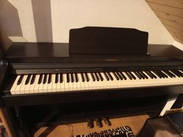 Roland HP 601 Digital Piano Neuwertig mit bester Tastatur