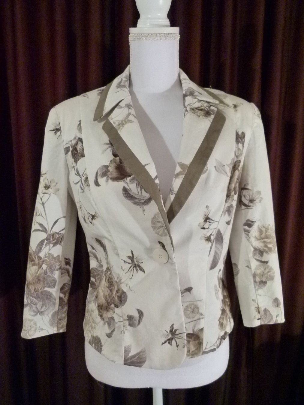 Costumi: Damen- Costume Edas, weiss – Usato da Winterthur venduto da carrera924s 7