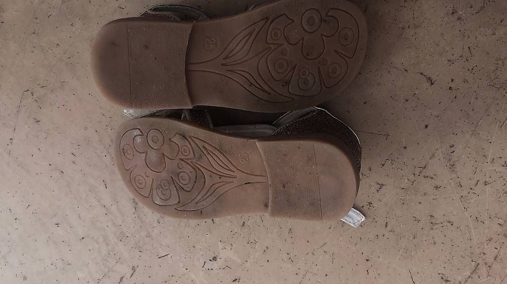 Scarpe per ragazze: Mädchen Sandalen Grösse 25 – Usato da Regensdorf venduto da Piritatti 2