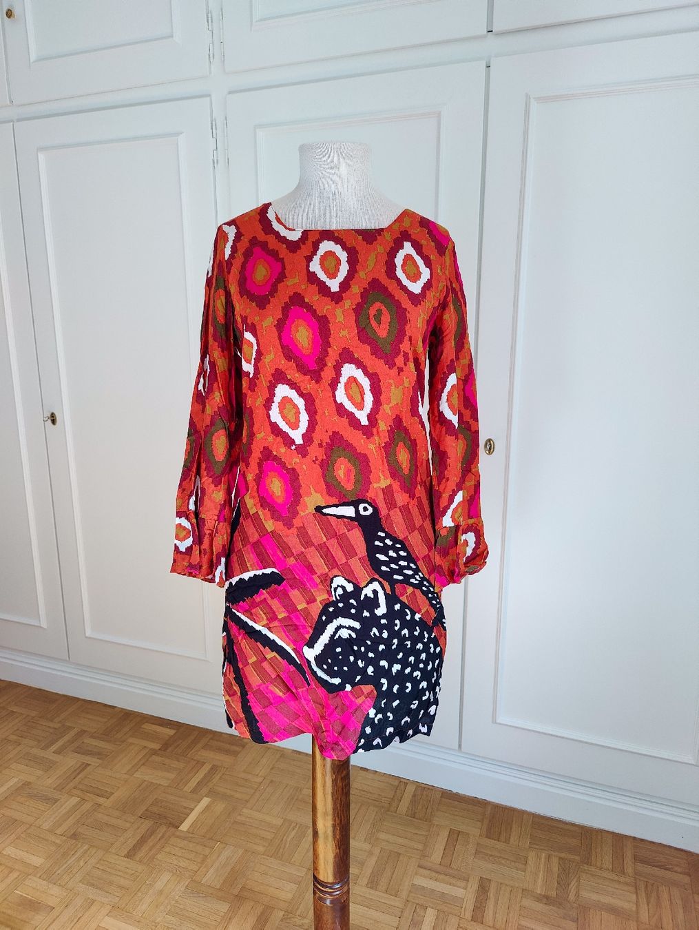 Vestiti: Seventies Patterned Long Sleeve Mini Dress – Usato da La Tour-de-Peilz venduto da dAutrefois