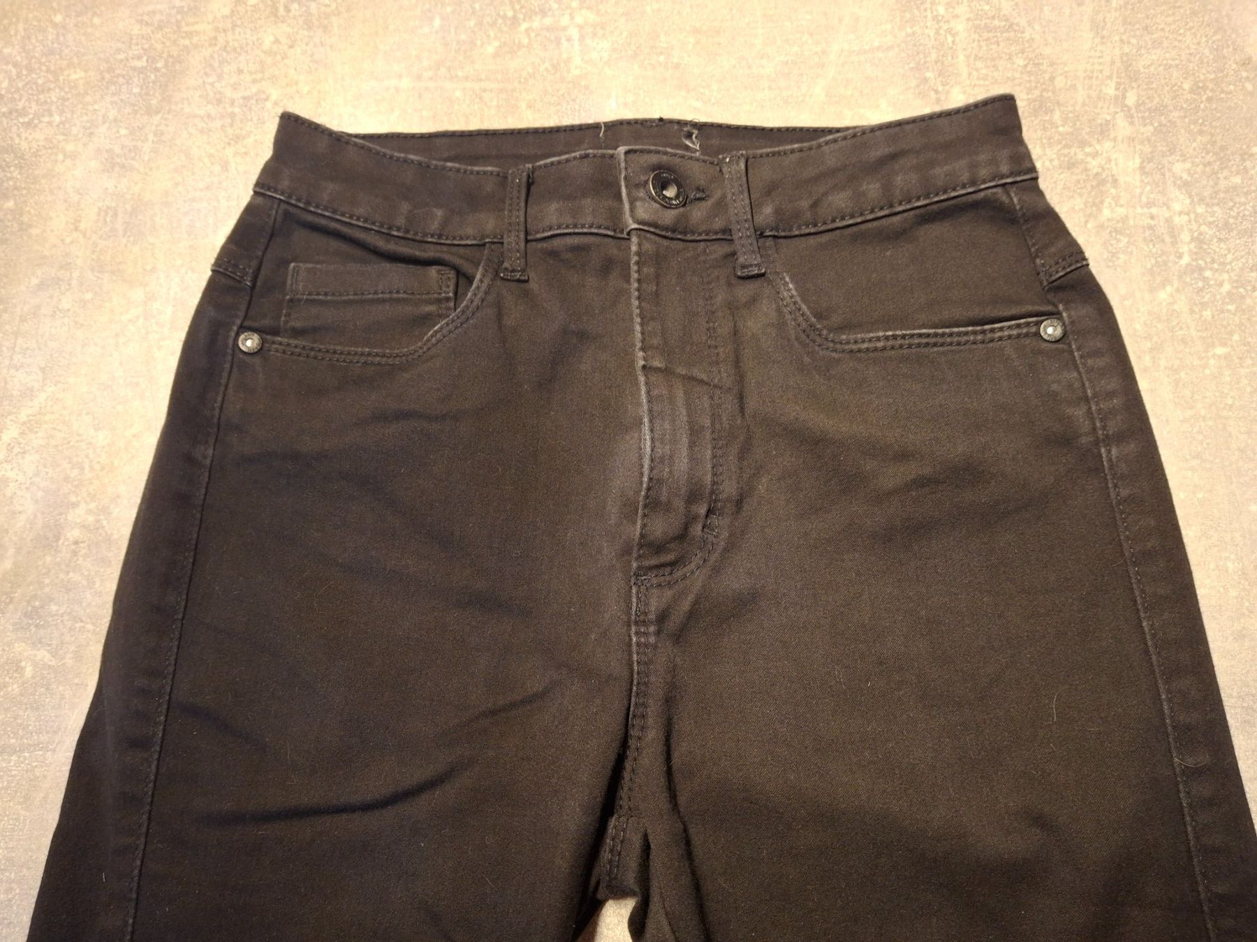 Only Pantaloni: Pantalon noir taille XS marque Only – Usato da Villiers venduto da san_jn5w 2