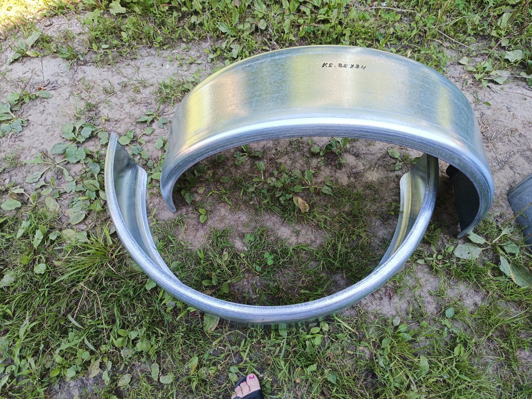 Accessori per altri veicoli: 2 Radabdeckungen Rohlinge 95 x 24 – Usato da Uerkheim venduto da Housichlousi 1