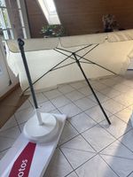 Sonnenschirm mit massivem Ständer aus Beton/ Kunststoff 