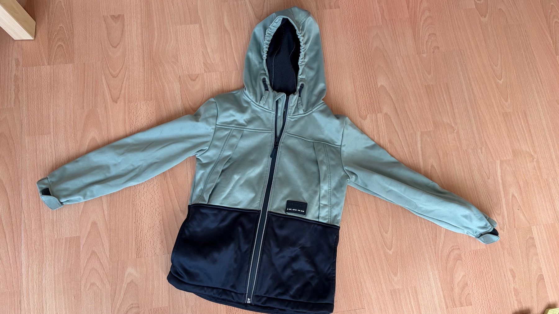 Vestes & Manteaux: Softshelljacke 140 – D'occasion à Bern par c_hebenstreit