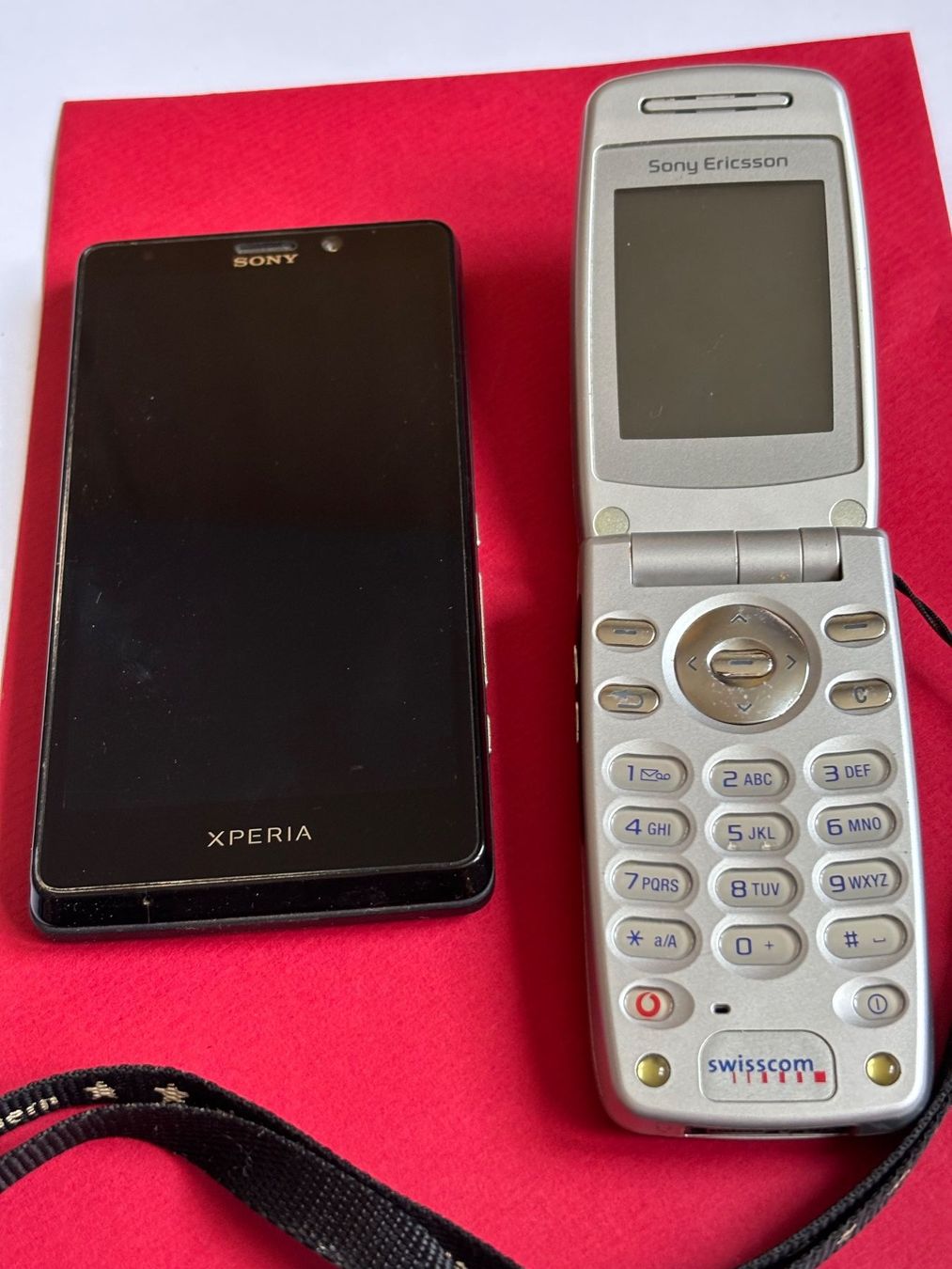 Sony Handys / Smartphones: 2 alte Sony Ericson Handys – Defekt aus Wangen b. Olten von oldies6 2