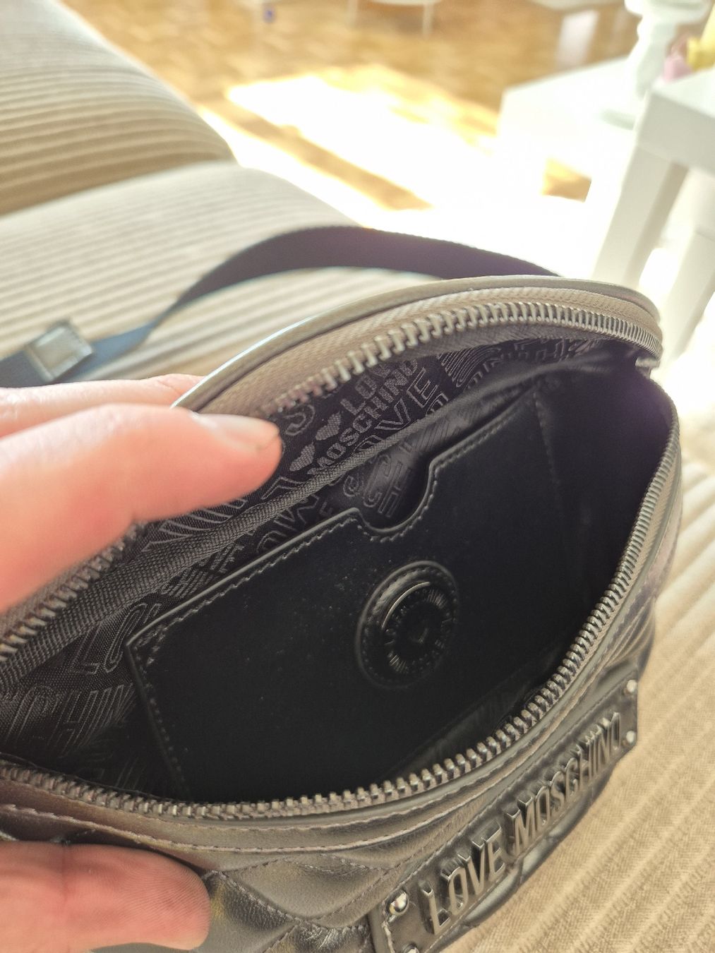 Moschino Borse: Love Moschino Bauchtasche – Usato da Stans venduto da Basilikum21 1