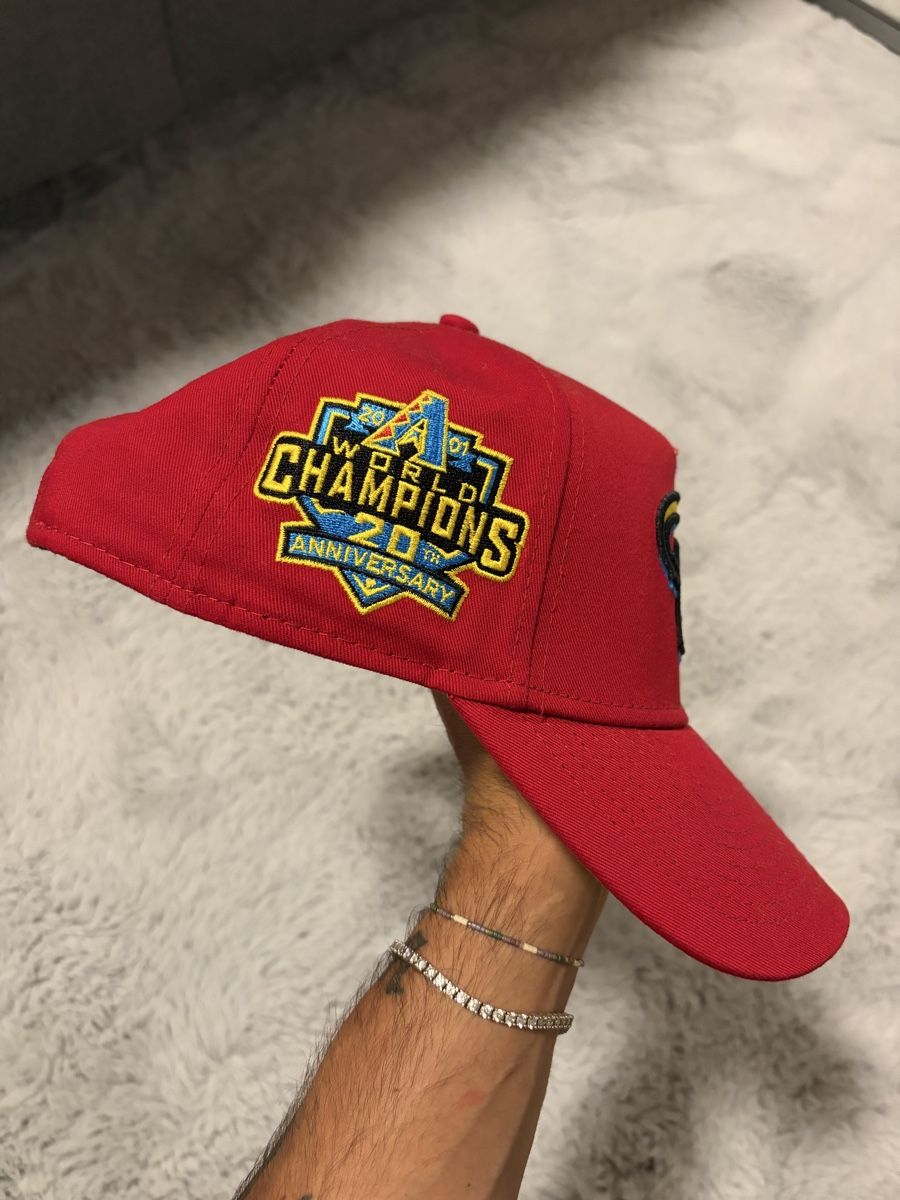Altro in  Abbigliamento & Accessori: New Era Cap Rot One size – Usato da Grosshöchstetten venduto da Tobias.David