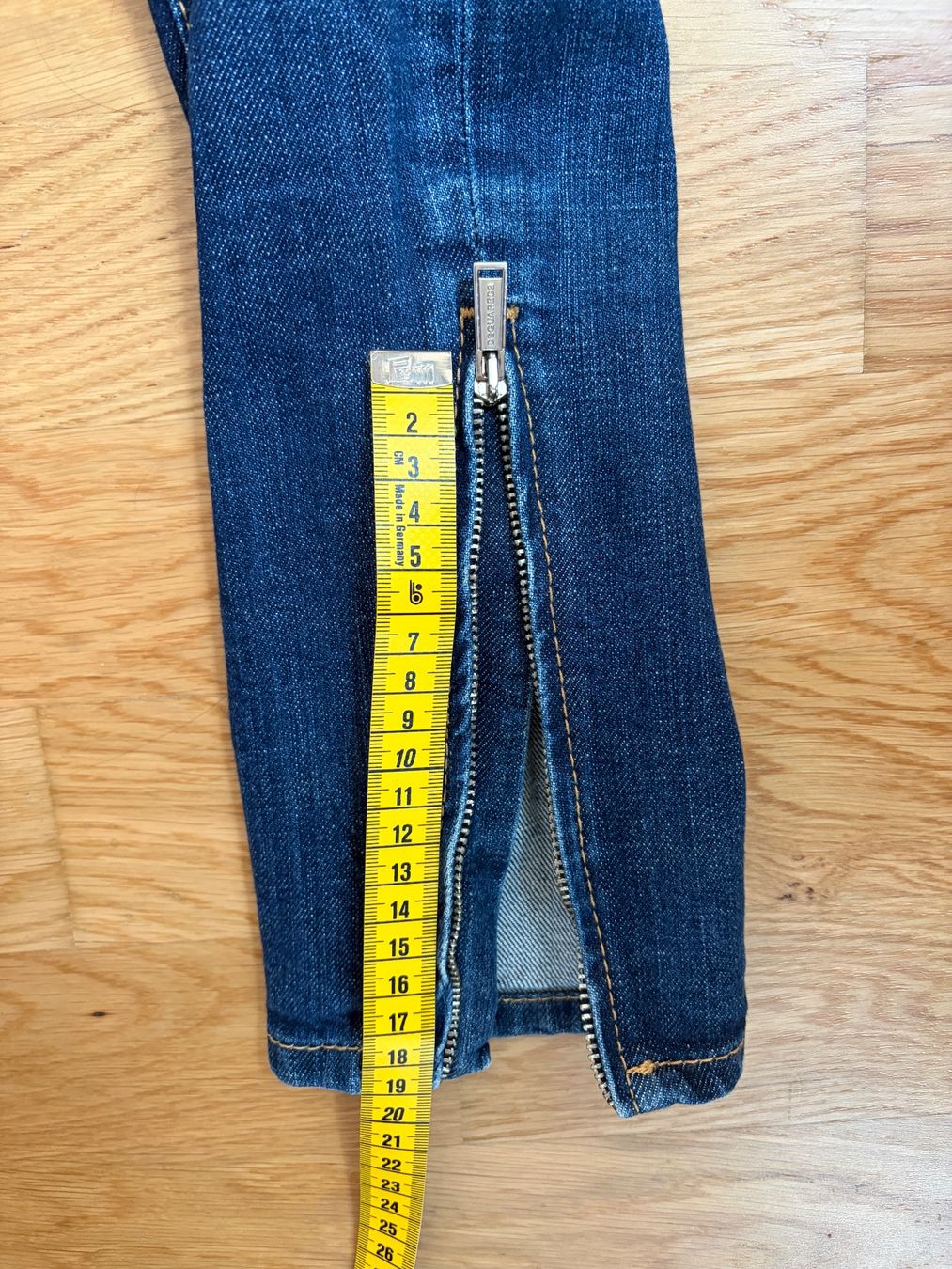 Dsquared2 Jeans: Dsquared2 Skinny Jeans Ankle Zip Y2K Gr 40 Designer – Usato da Bern venduto da harmfreefashion 9