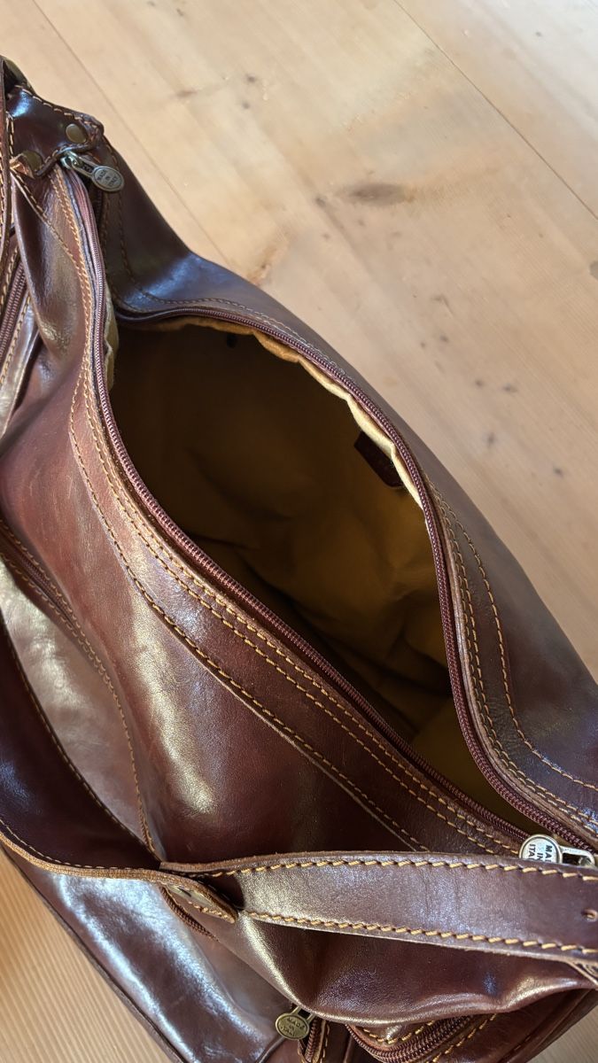 Taschen: Handgefertigte Ledertasche – Gebraucht aus Nussbaumen AG von Anziska 1