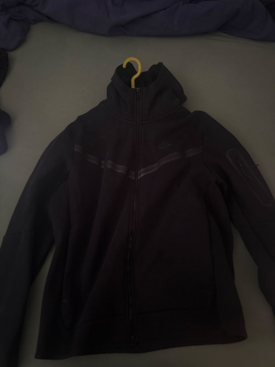 Nike Giacche: Nike Tech – Usato da Zürich venduto da Jeffrey1oo