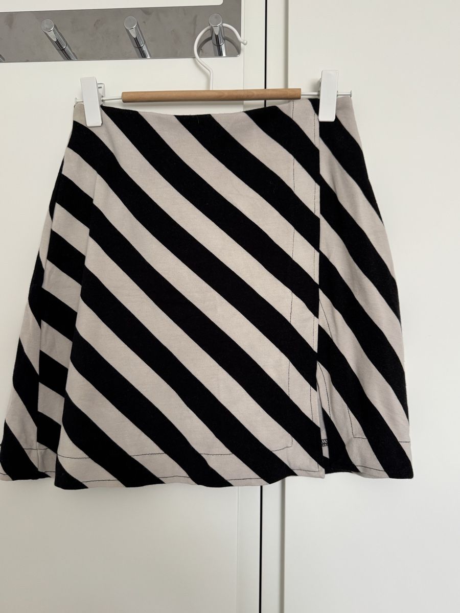 Jupes: Striped skirt – Neuf (Voir description) à Genève par chk_h2dy