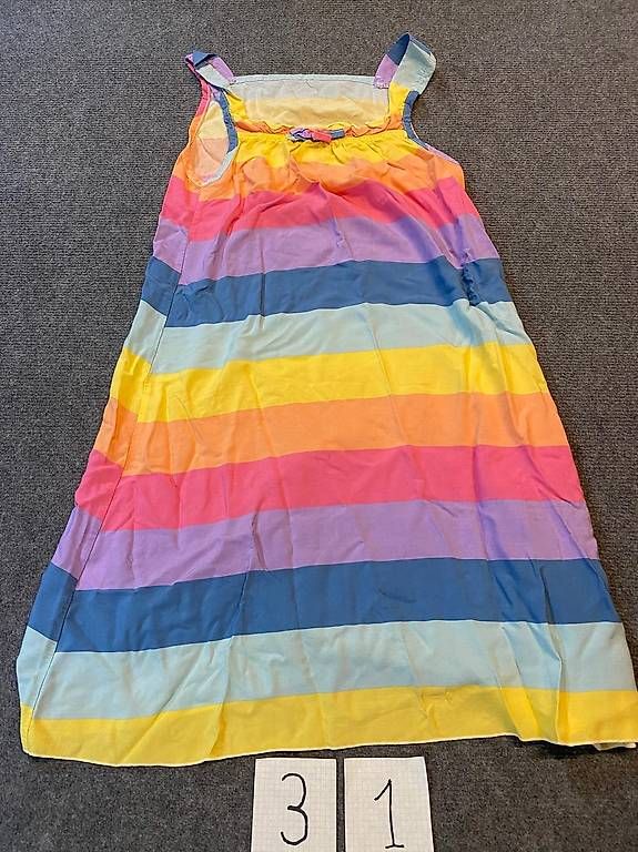 Kleider: Robe – Gebraucht aus Genève von Actarus17