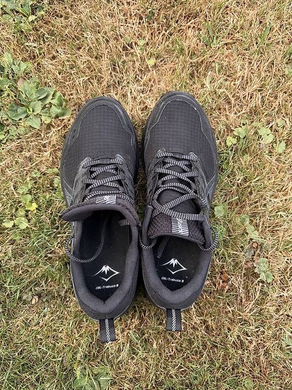 Scarpe da uomo: ASICS GEL-Trabuco 9 Trailrunning-/Wanderschuhe Gr. 42.5 – Usato da Zumikon venduto da Fahrgaestin