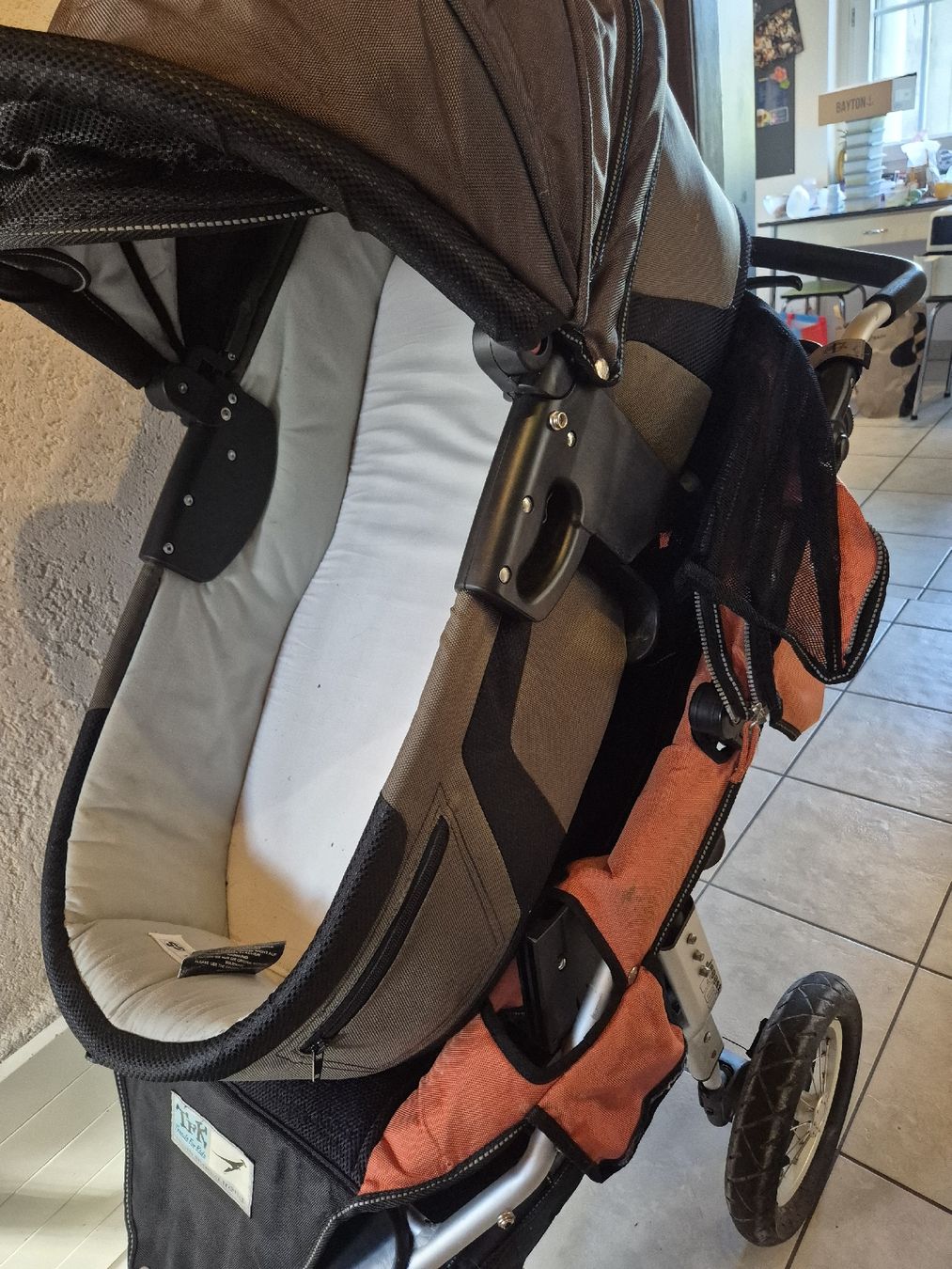 TFK Carrozzine: Babyjogger mit Babyschale – Usato da Richterswil venduto da and_y7vv 1