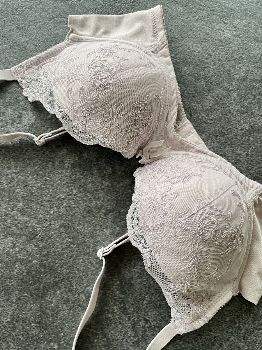 Sonstige Unterwäsche: BH in Lotusfarbe - Größe 75C, 34C – Gebraucht aus Kilchberg ZH von Simple.Life 1