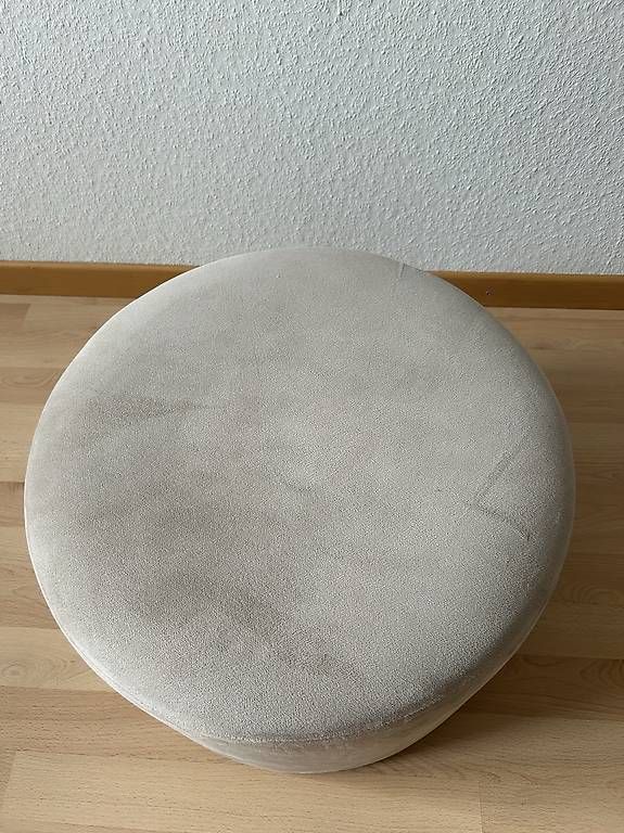Sgabelli: samtgrauer Pouf – Usato da Sursee venduto da antonia.haas 1