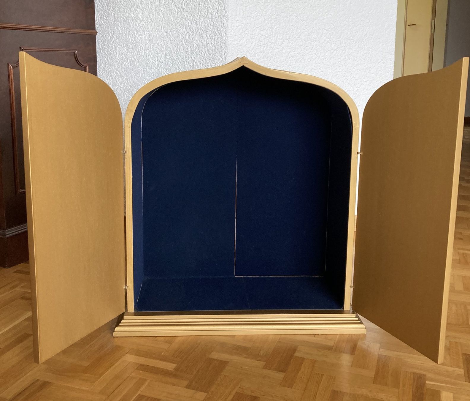 Armadi: Kästchen für Statue oder andere Wertobjekte – Usato da Ittigen venduto da Kurt.Kunz 3