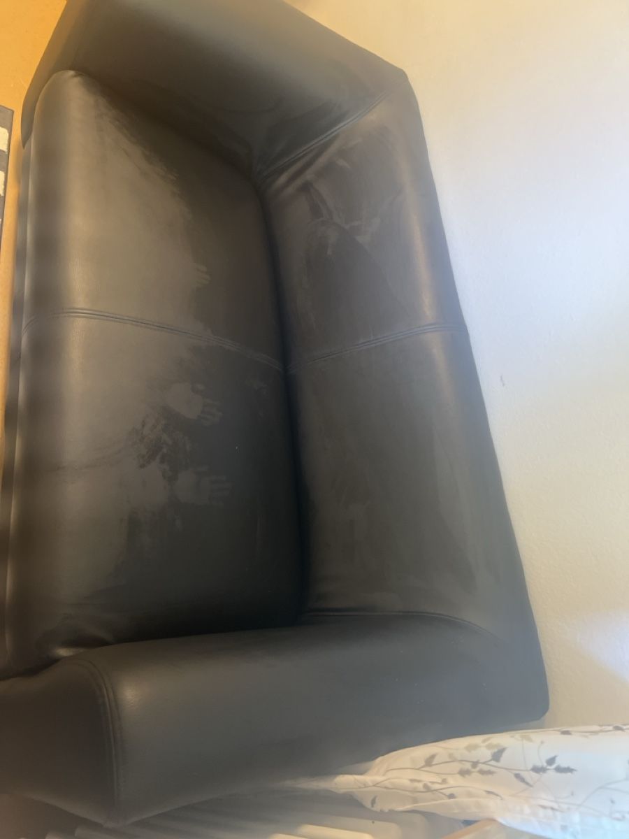 Sofas: Black like Leather Sofa Two-Seater Used Condition – Gebraucht aus Zürich von bat_6hzd 2