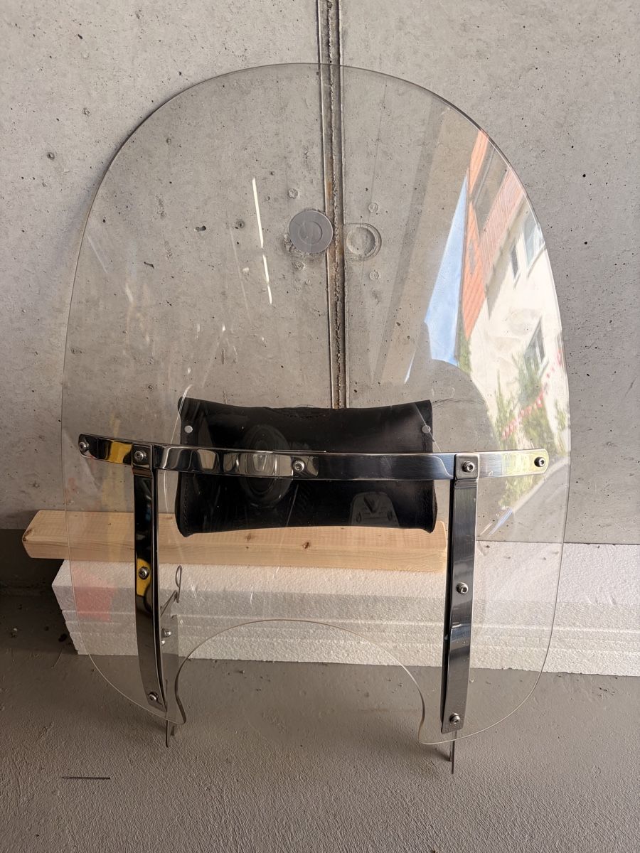 Autres accessoires p. véhicule:  Windschild inkl. Ledertasche gebraucht – D'occasion à Flaach par san_76hb