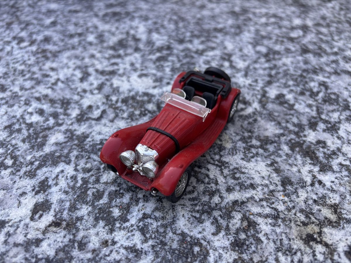 Jaguar Modellini d'auto: Rotes Jaguar Modellauto – Usato da Bern venduto da justbetter 1