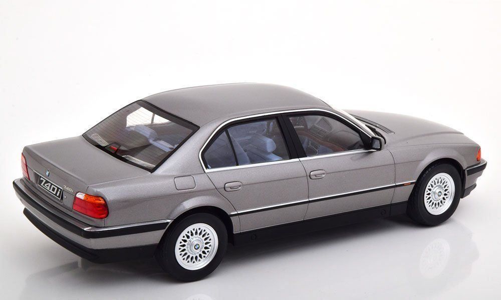 BMW Modellautos: BMW 740i E38 Phase I 1994-1998 grau met. – Neu und originalverpackt aus Gerlafingen von espero88 1